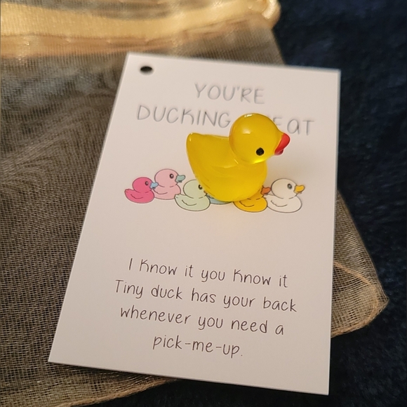 Pocket Hug Yellow Duck - Picture 2 of 4